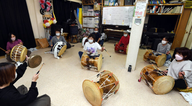 プンムルとサムルの練習中！